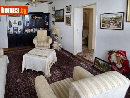 Тристаен, 86m²