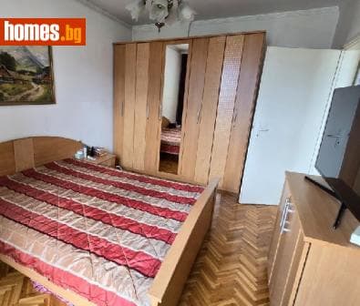 Тристаен, 86m²