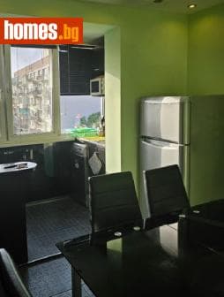 Тристаен, 86m²