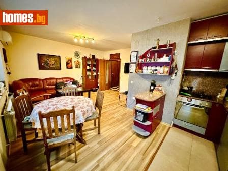 Тристаен, 100m²