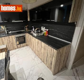 Тристаен, 90m²