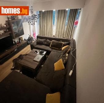 Тристаен, 90m²