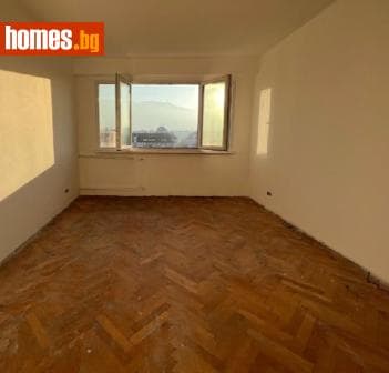 Тристаен, 90m²