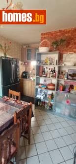 Тристаен, 85m²