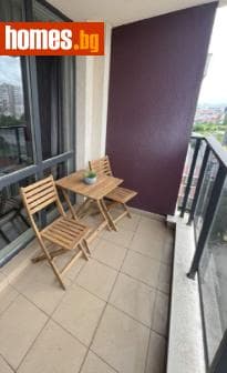 Тристаен, 102m²