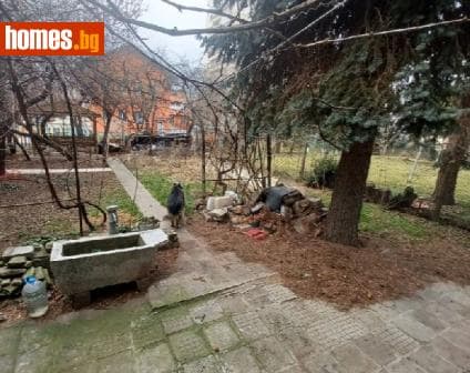 Тристаен, 80m²