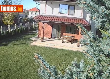 Тристаен, 92m²