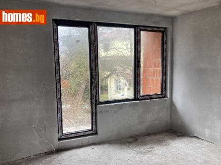 Тристаен, 89m²