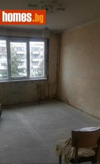 Тристаен, 77m²