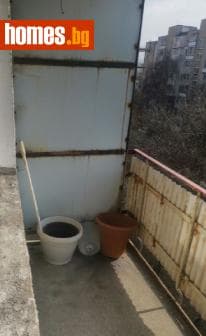 Тристаен, 77m²