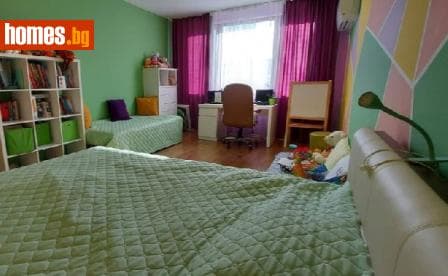 Тристаен, 131m²
