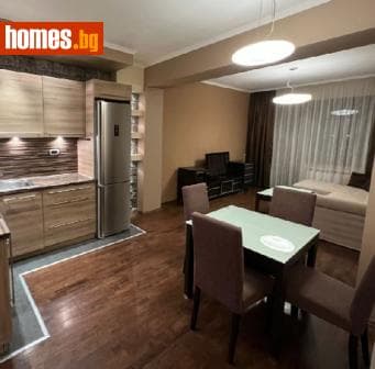 Тристаен, 78m²