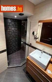 Тристаен, 78m²
