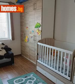 Тристаен, 91m²