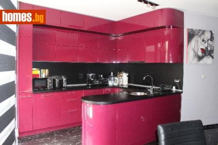 Тристаен, 140m²