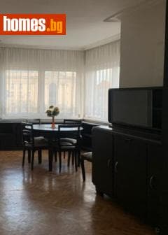 Тристаен, 110m²