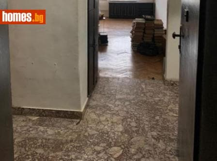 Тристаен, 110m²