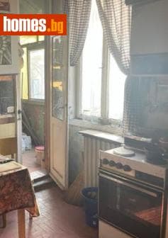 Тристаен, 97m²