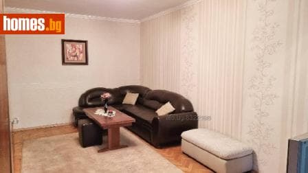 Тристаен, 85m²