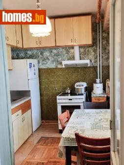 Тристаен, 85m²