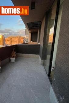 Тристаен, 96m²