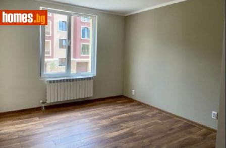 Тристаен, 131m²