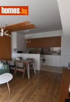 Тристаен, 140m²