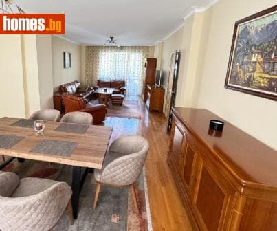Тристаен, 120m²