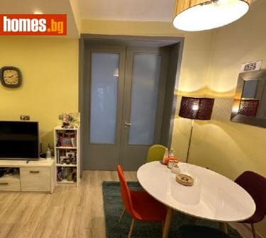 Тристаен, 120m²
