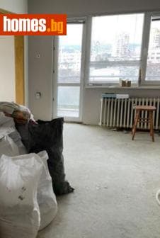 Тристаен, 80m²