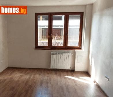 Тристаен, 100m²