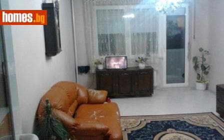 Тристаен, 96m²