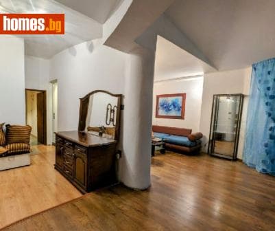 Тристаен, 85m²