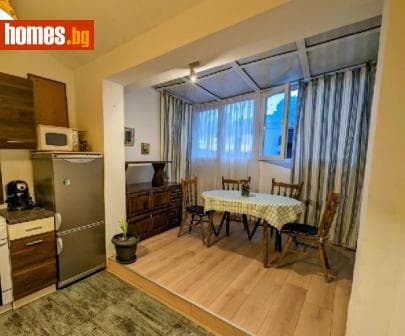 Тристаен, 85m²