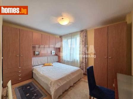 Тристаен, 90m²