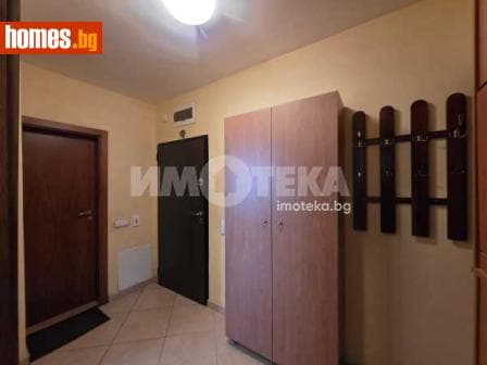 Тристаен, 90m²