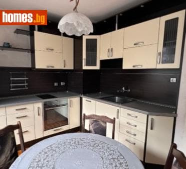 Тристаен, 88m²