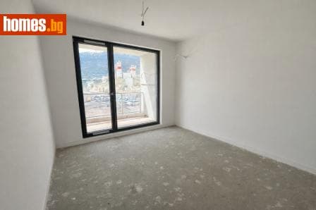 Тристаен, 100m²