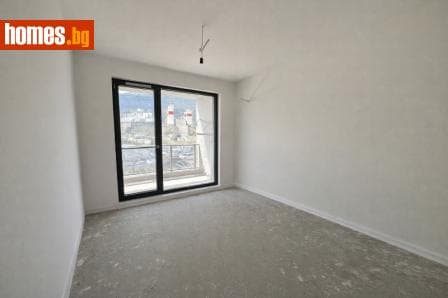 Тристаен, 100m²