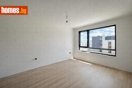 Тристаен, 100m²
