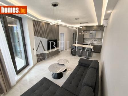 Тристаен, 111m²