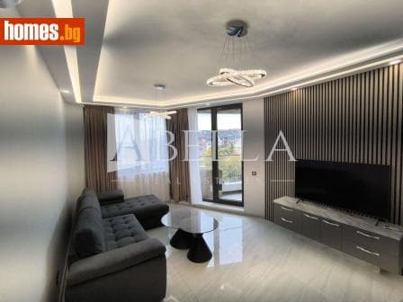 Тристаен, 111m²