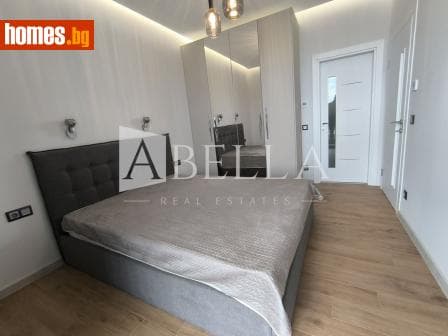 Тристаен, 111m²