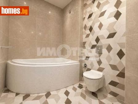 Тристаен, 130m²