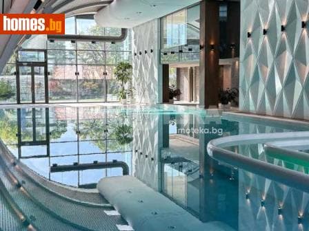 Тристаен, 130m²