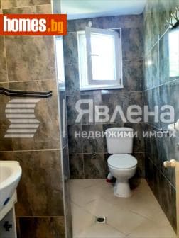 Тристаен, 79m²