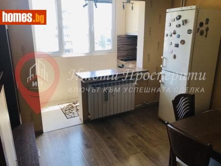 Тристаен, 60m²