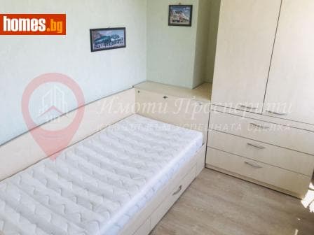 Тристаен, 60m²