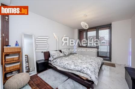 Тристаен, 122m²