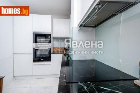 Тристаен, 122m²